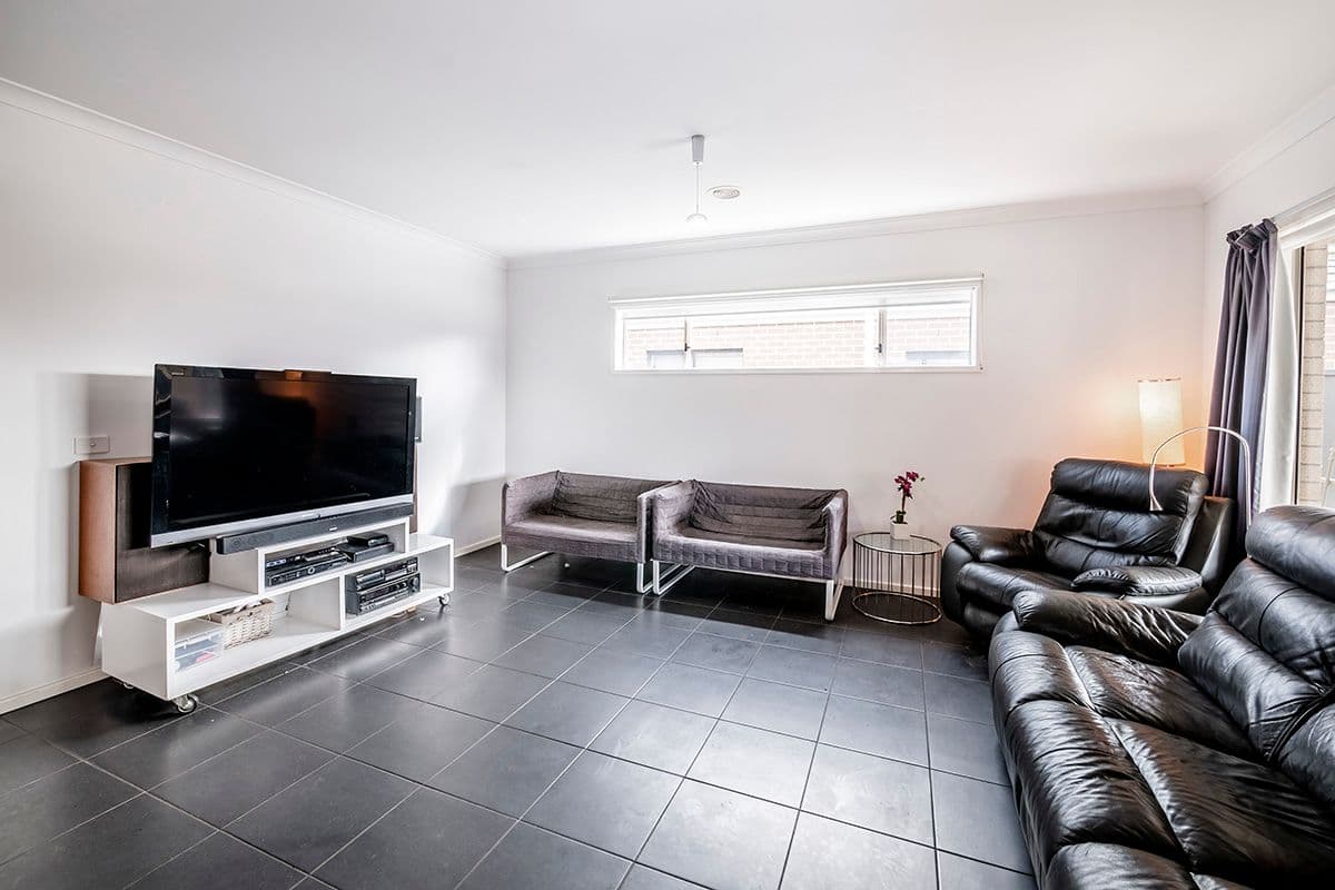 6 Aphrodite Way, Cranbourne West VIC 3977, Cranbourne West - Thumbnail 2