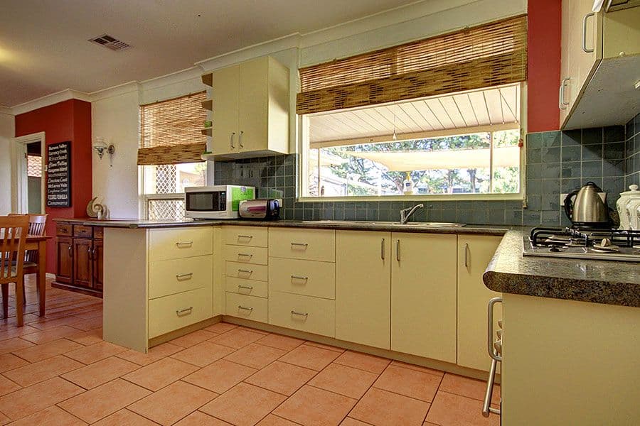 4 Cranborne Crescent, Morphett Vale SA 5162, Morphett Vale - Thumbnail 2