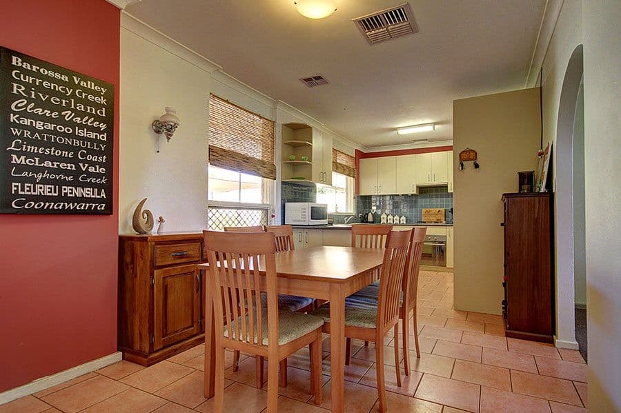 4 Cranborne Crescent, Morphett Vale SA 5162, Morphett Vale - Thumbnail 4