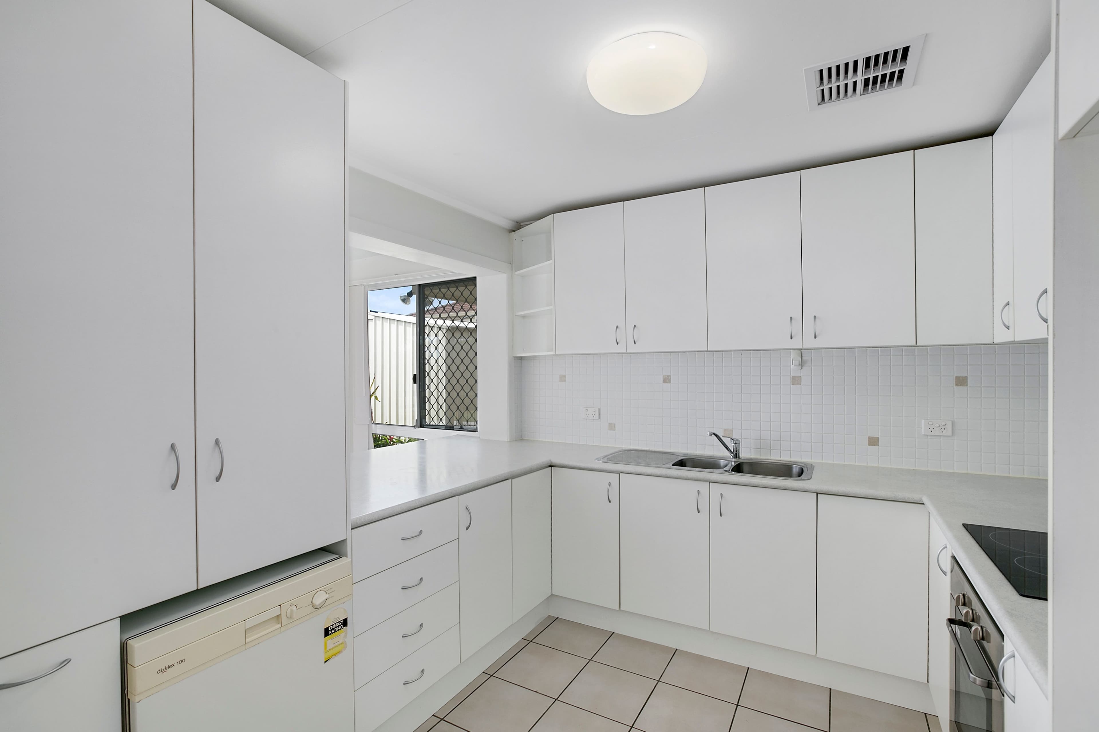 59 Hollywell Road, Biggera Waters QLD 4216, Biggera Waters - Thumbnail 8
