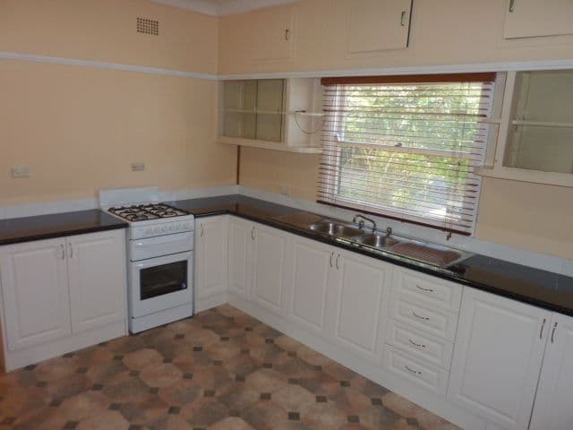24 Mountain Avenue, WOONONA NSW 2517, Woonona - Thumbnail 2