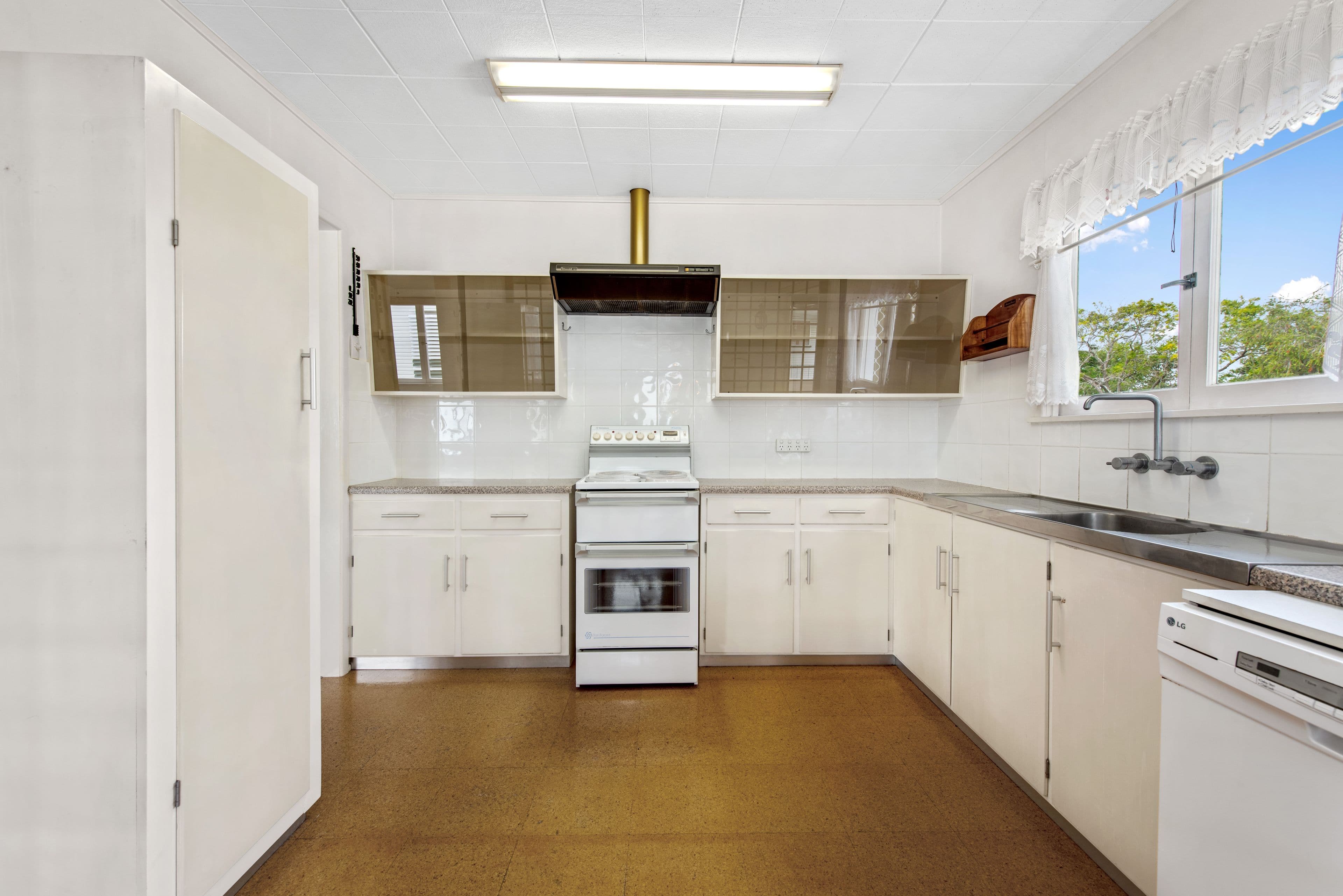 82 Harold Street, Stafford QLD 4053, Stafford - Thumbnail 2