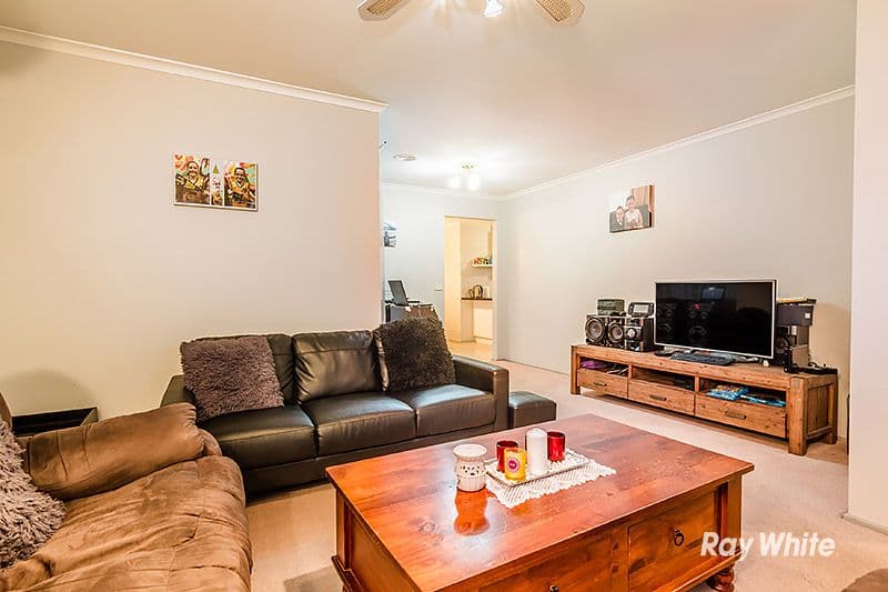 10 Elda Court, Cranbourne North VIC 3977, Cranbourne North - Thumbnail 2