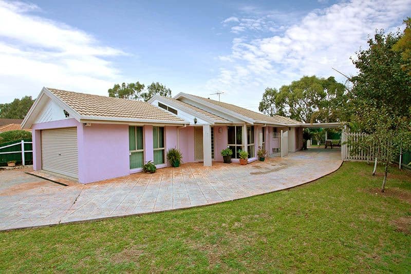 17 Saronvale Crescent, HILLSIDE VIC 3037, Hillside - Thumbnail 2