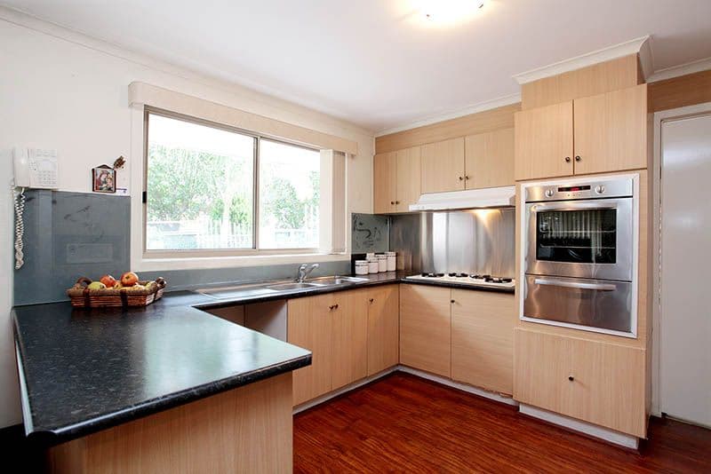 17 Saronvale Crescent, HILLSIDE VIC 3037, Hillside - Thumbnail 3