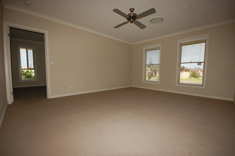 24 Northgrove Drive, GRIFFITH NSW 2680, Griffith - Thumbnail 2