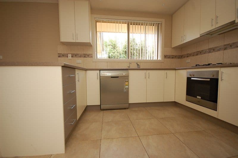 24 Northgrove Drive, GRIFFITH NSW 2680, Griffith - Thumbnail 3