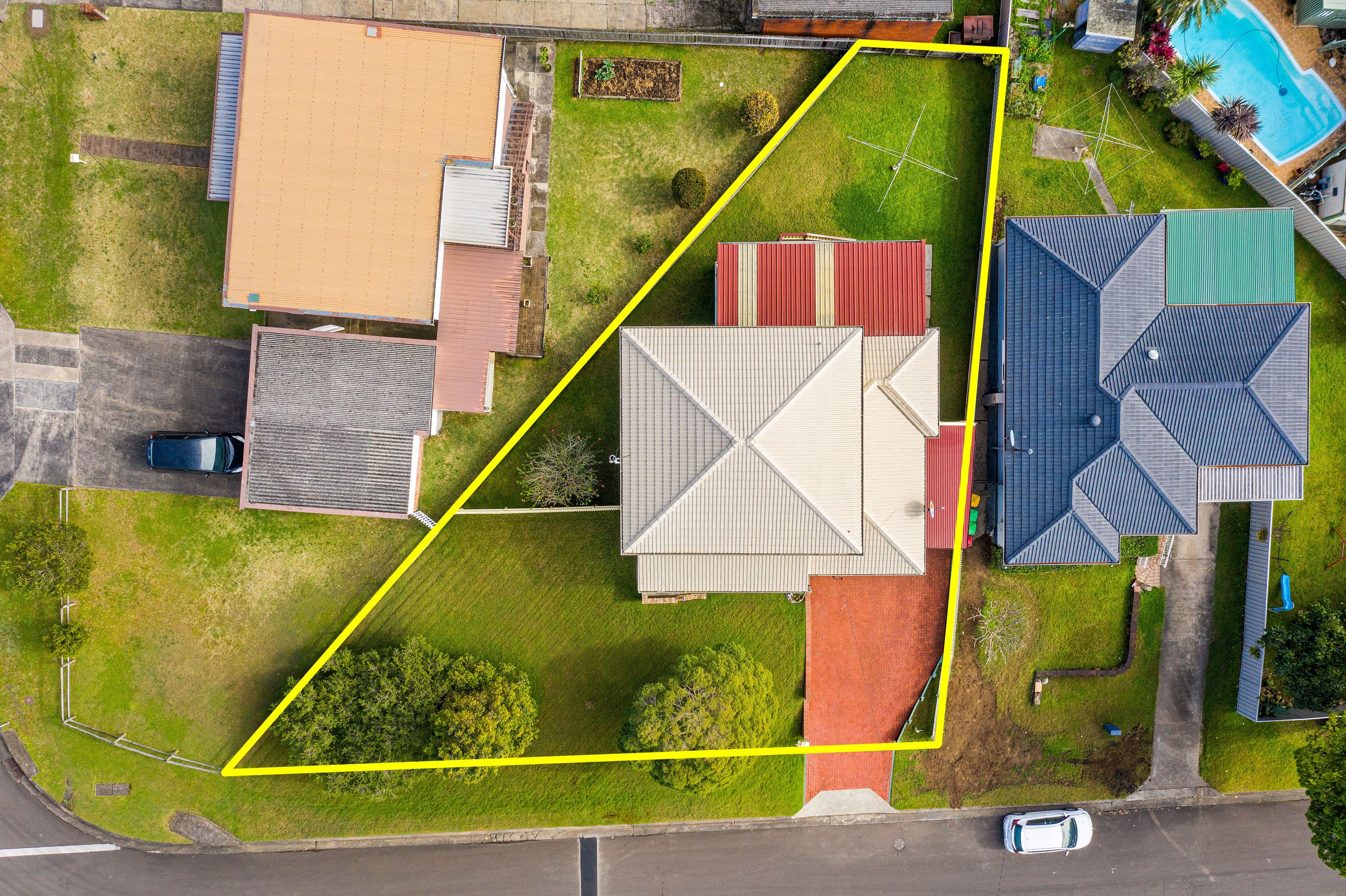 4 Beveles Avenue, Unanderra NSW 2526, Unanderra - Thumbnail 2