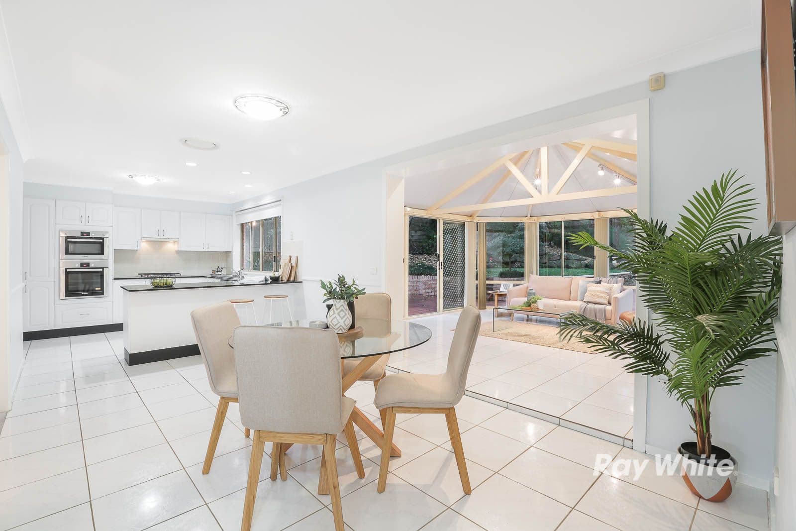8 Forest Knoll, Castle Hill - Thumbnail 7