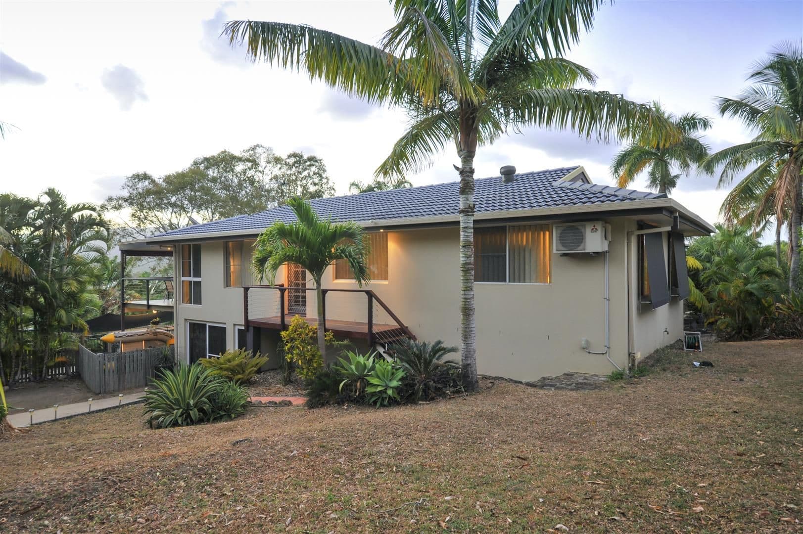12 Woomerah Avenue, CANNONVALE QLD 4802, Cannonvale - Thumbnail 6
