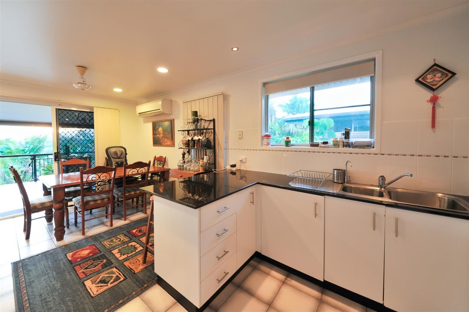 12 Woomerah Avenue, CANNONVALE QLD 4802, Cannonvale - Thumbnail 7