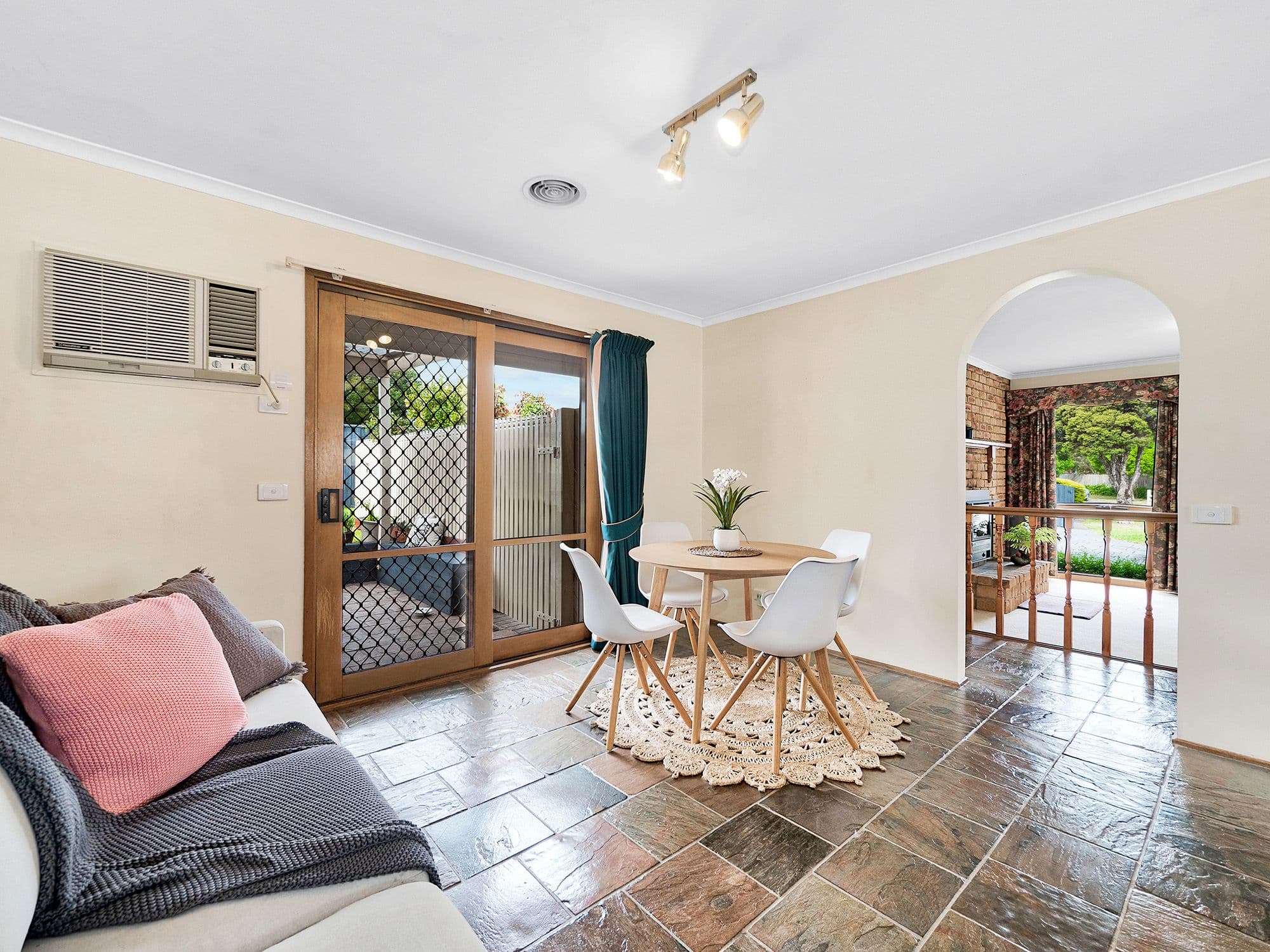26 Denham Crescent, Cranbourne North VIC 3977, Cranbourne North - Thumbnail 8