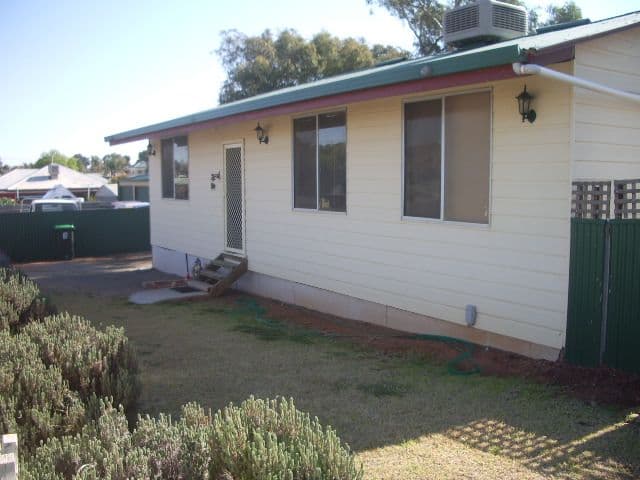 82 Hill Street, BROKEN HILL NSW 2880, Broken Hill - Thumbnail 2