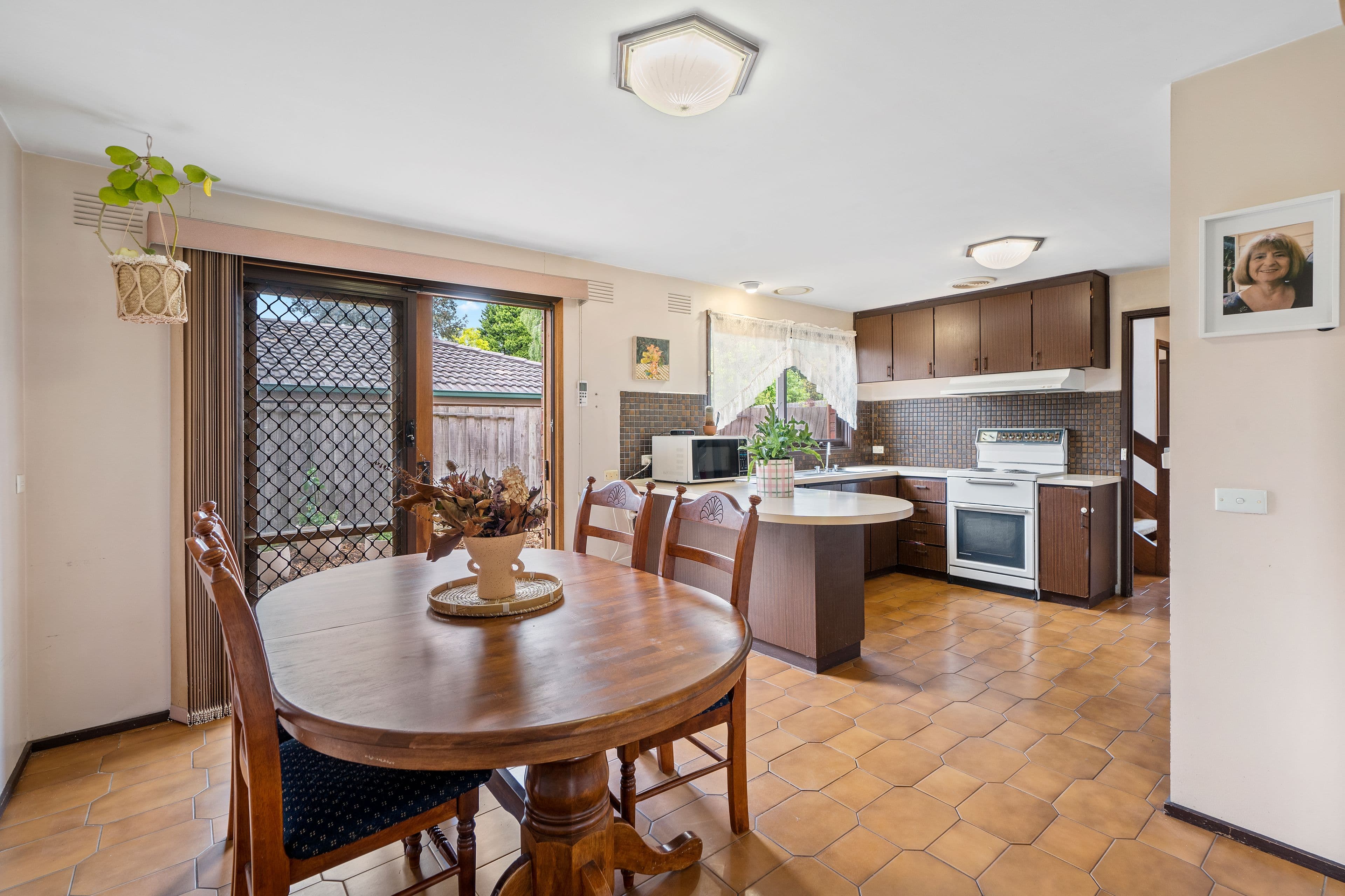10 Collendina Crescent, Scoresby VIC 3179, Scoresby - Thumbnail 4