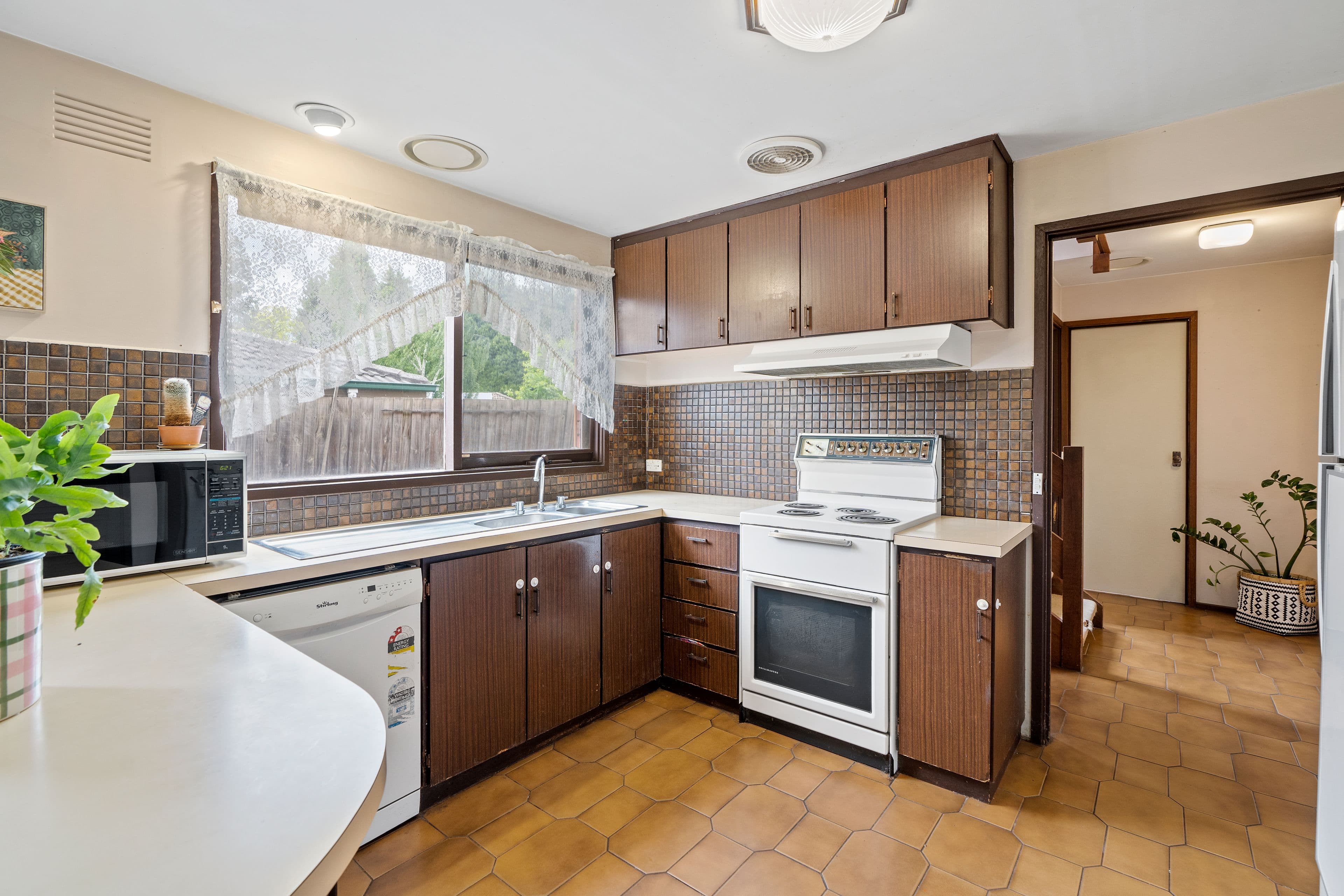 10 Collendina Crescent, Scoresby VIC 3179, Scoresby - Thumbnail 5