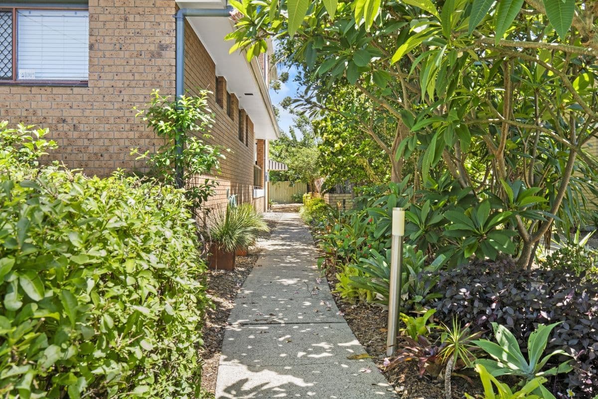 4 Rosewood Avenue, Broadbeach QLD 4218, Broadbeach - Thumbnail 2