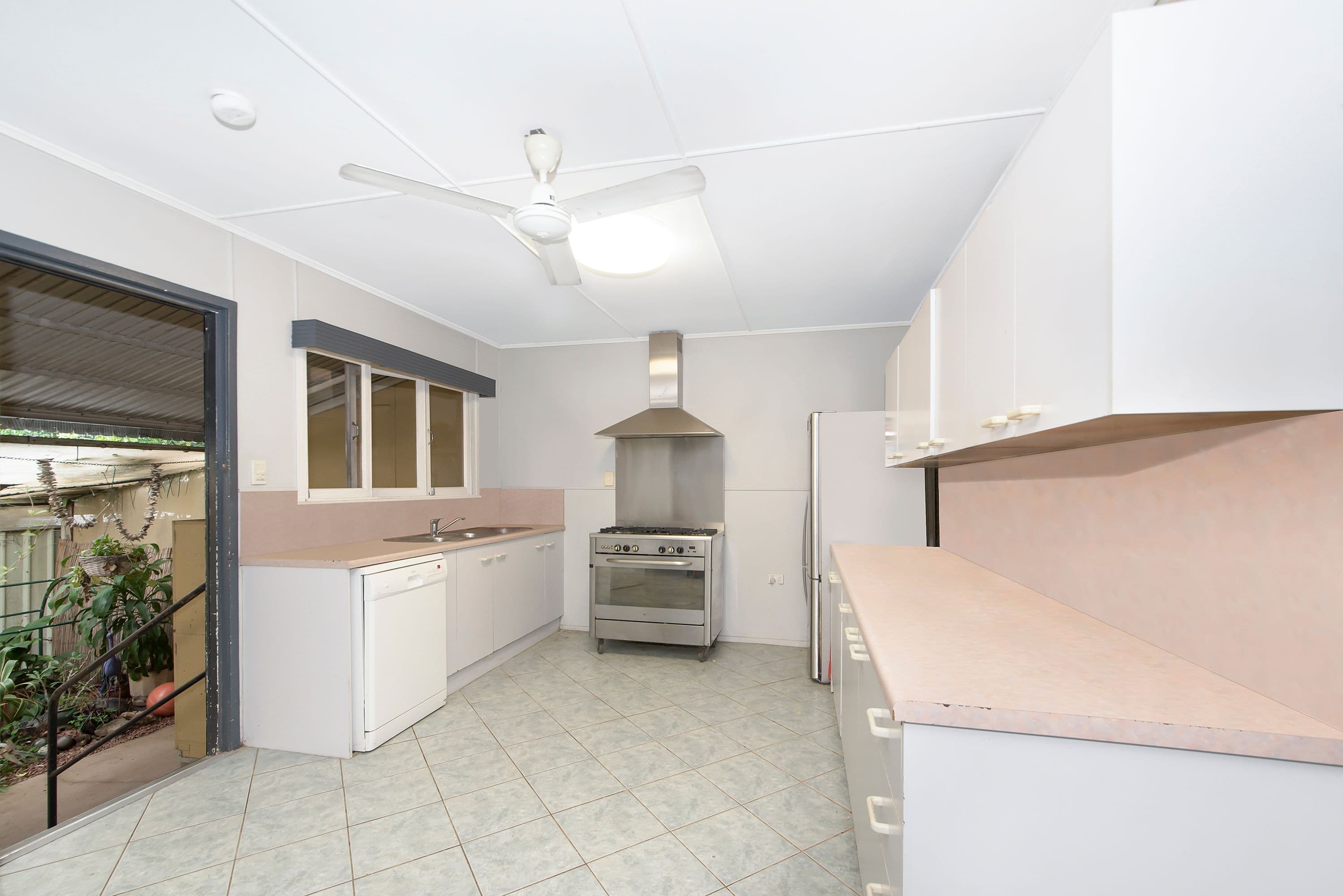 188 Charles Street, Cranbrook QLD 4814, Cranbrook - Thumbnail 3