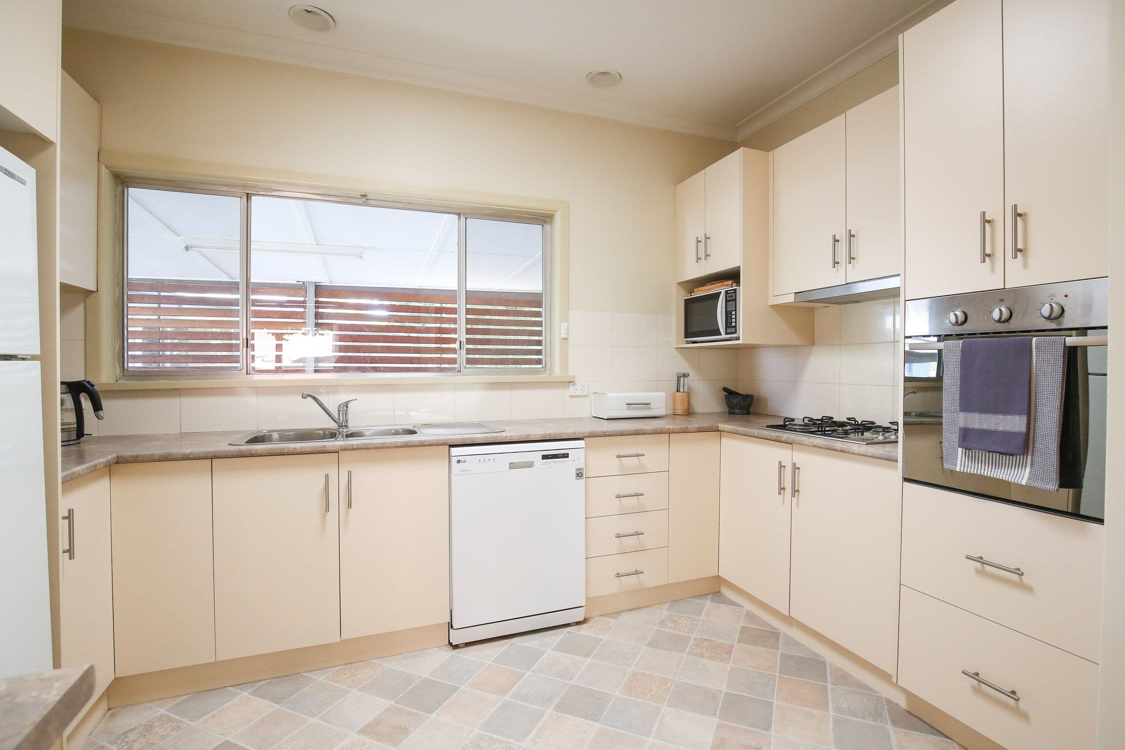 22 Campbell Grove, Mildura VIC 3500, Mildura - Thumbnail 4