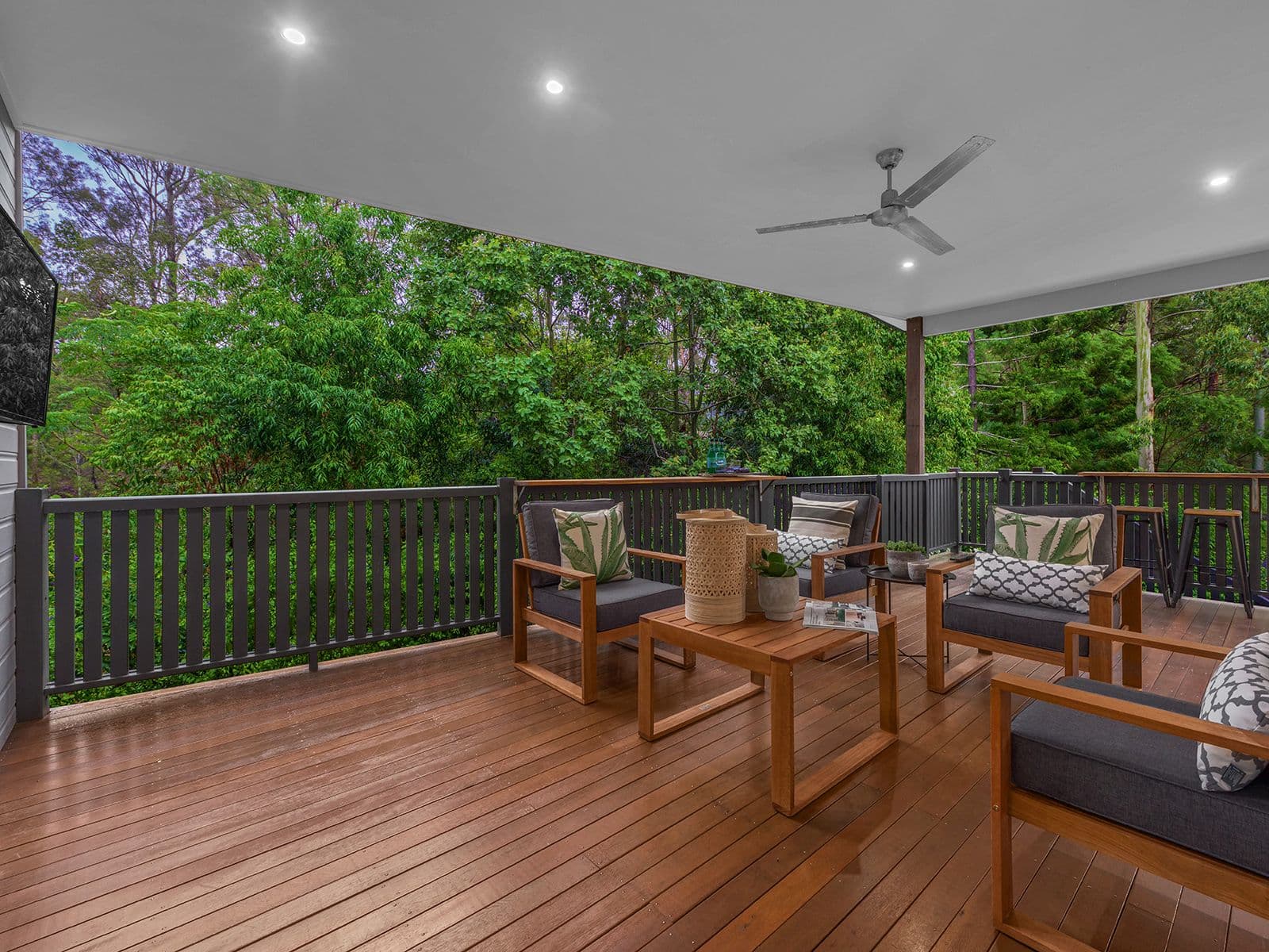 7 Colvillea Court, Everton Hills QLD 4053, Everton Hills - Thumbnail 2