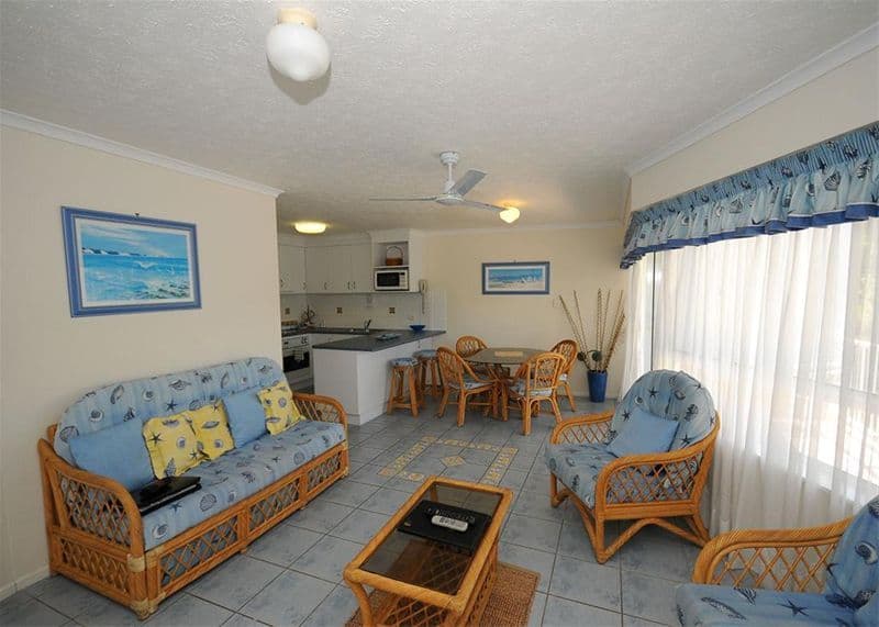 407 Esplanade, TORQUAY QLD 4655, Torquay - Image 1