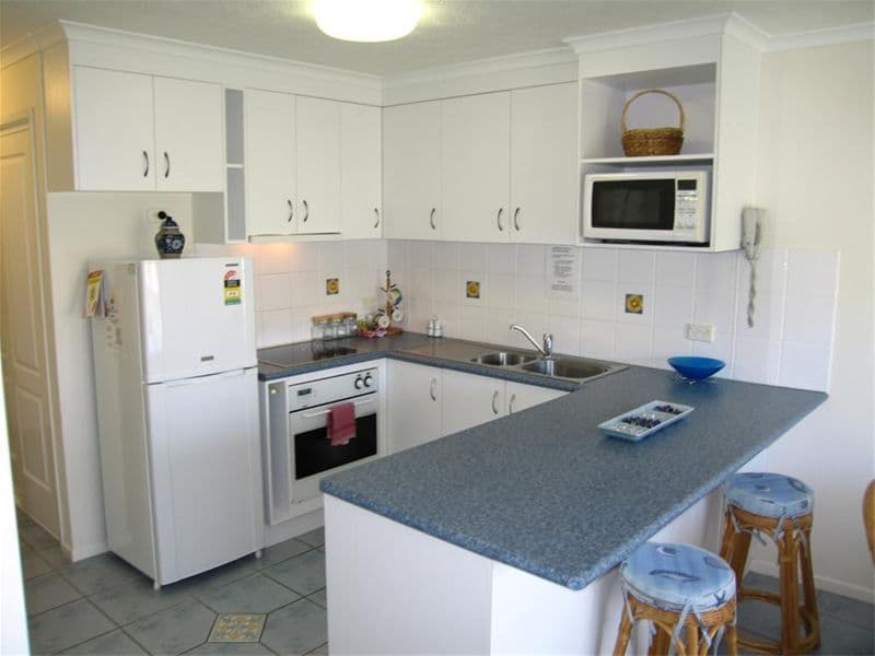 407 Esplanade, TORQUAY QLD 4655, Torquay - Thumbnail 3