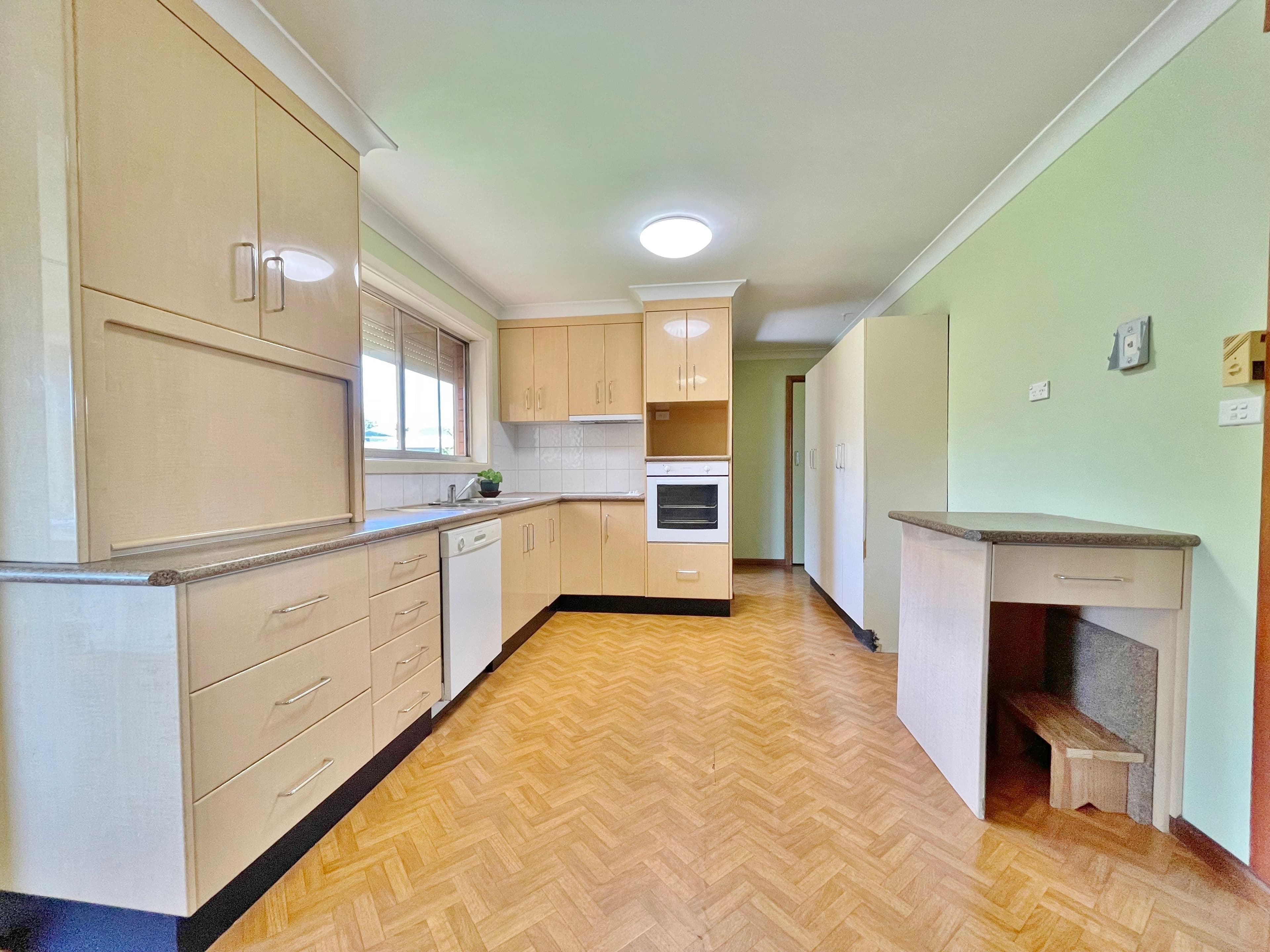 13 Crichton Crescent, Young NSW 2594, Young - Thumbnail 4