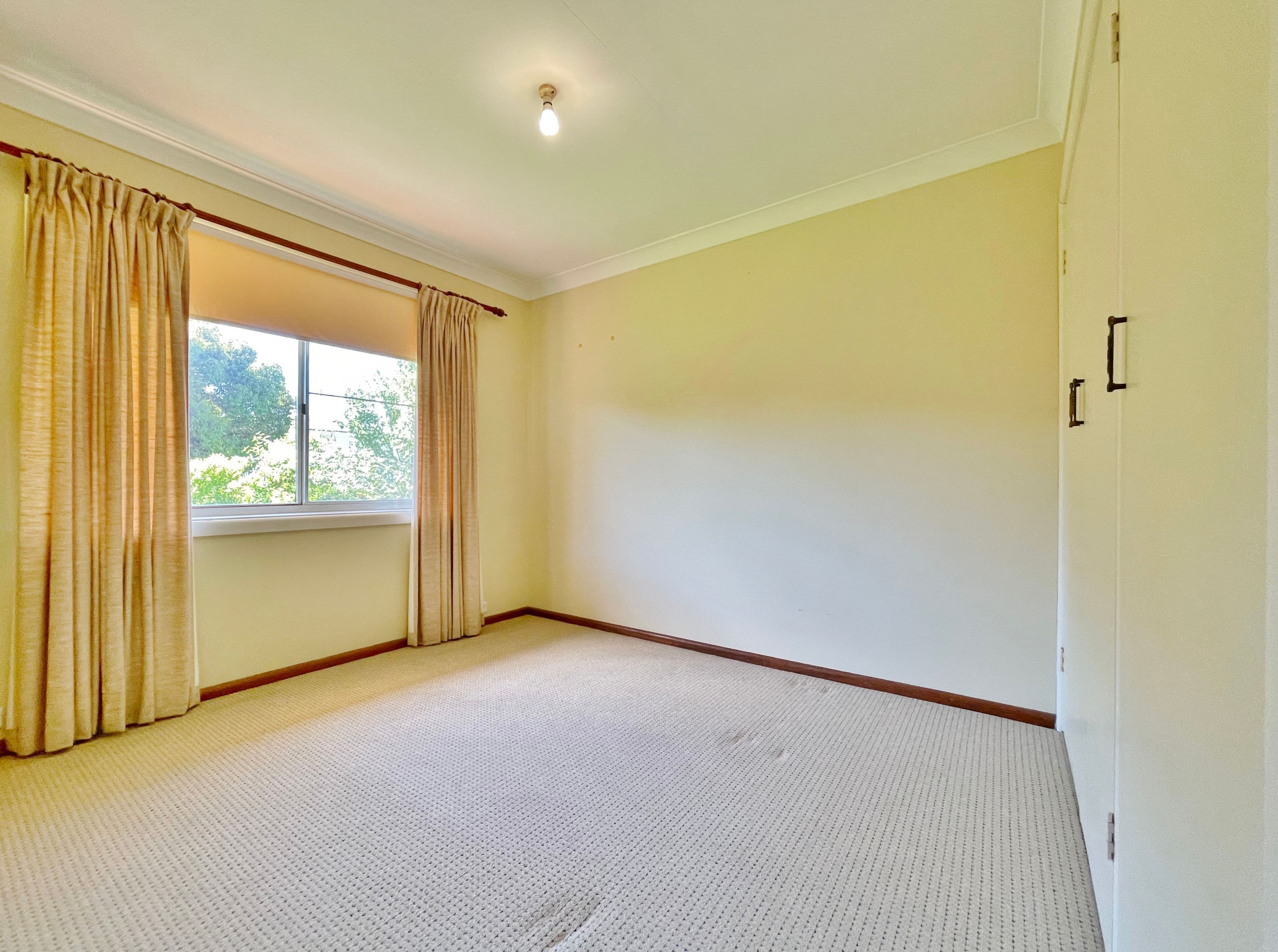 13 Crichton Crescent, Young NSW 2594, Young - Thumbnail 8
