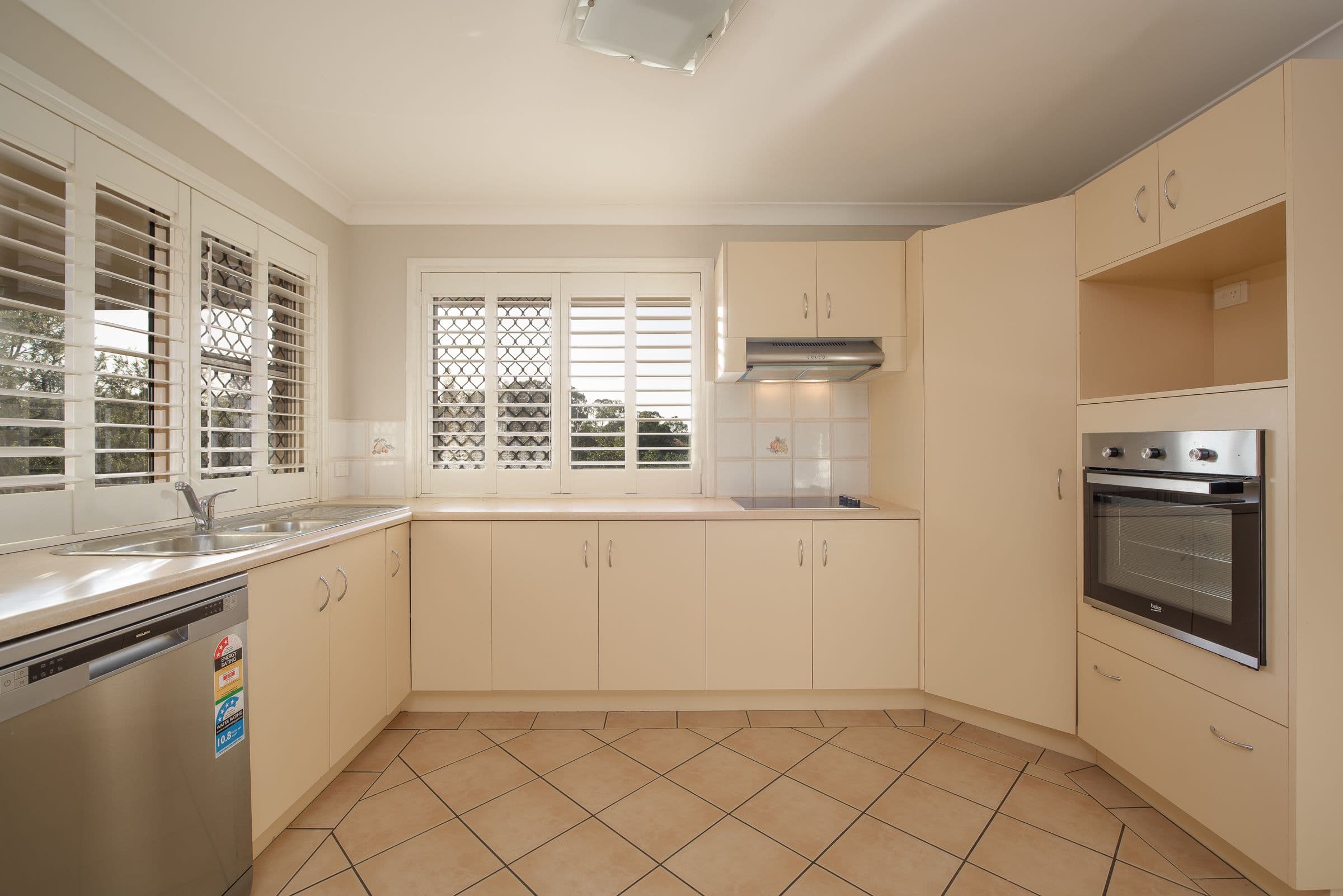 14 Coolibah Street, Kin Kora QLD 4680, Kin Kora - Thumbnail 2