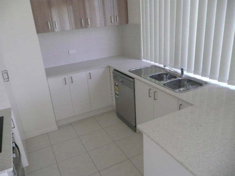 20 Finley Street, Gleneagle QLD 4285, Gleneagle - Thumbnail 2