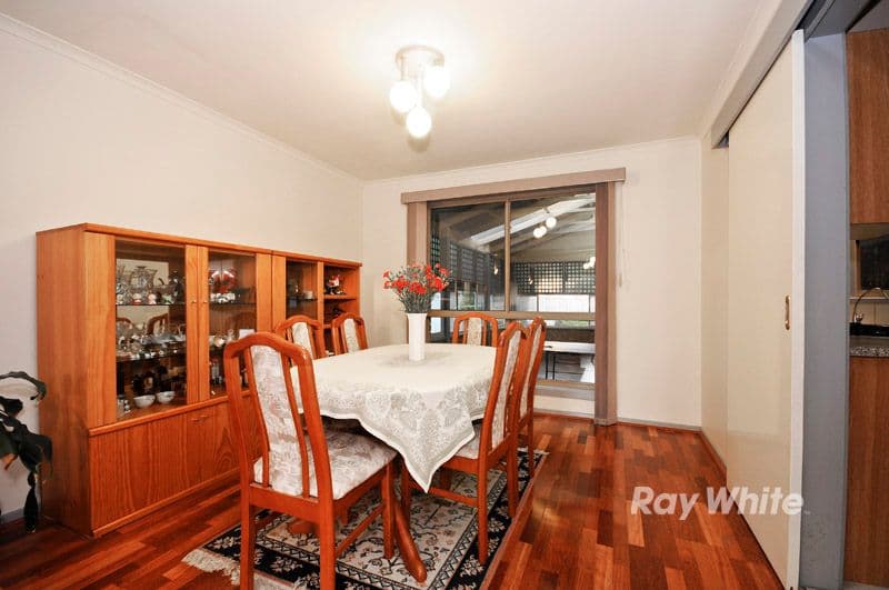 4 Sally Close, WANTIRNA SOUTH VIC 3152, Wantirna South - Thumbnail 3