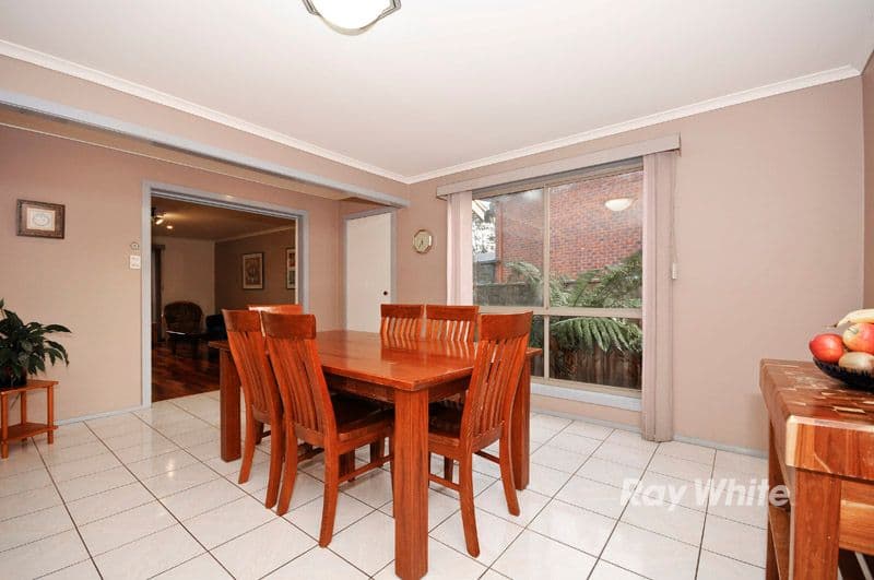 4 Sally Close, WANTIRNA SOUTH VIC 3152, Wantirna South - Thumbnail 5
