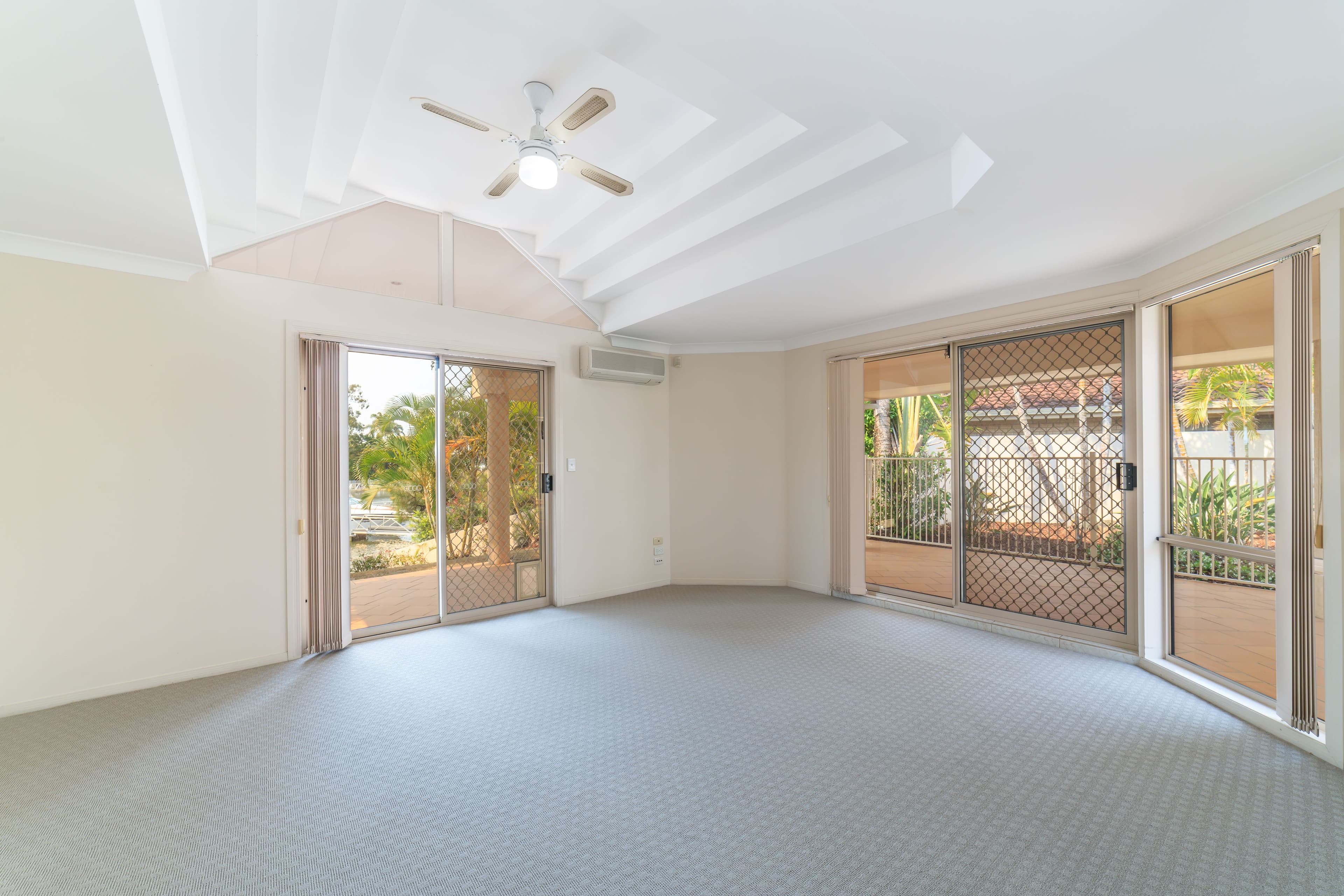 1 Balmoral Avenue, Sorrento QLD 4217, Sorrento - Thumbnail 8