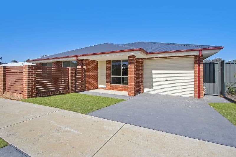 111 Stanton Drive, Thurgoona - Image 1