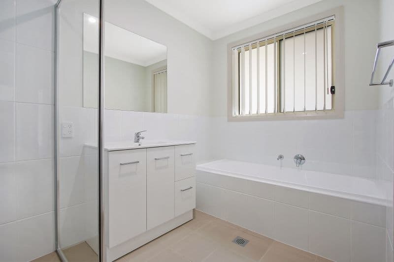 111 Stanton Drive, Thurgoona - Thumbnail 3