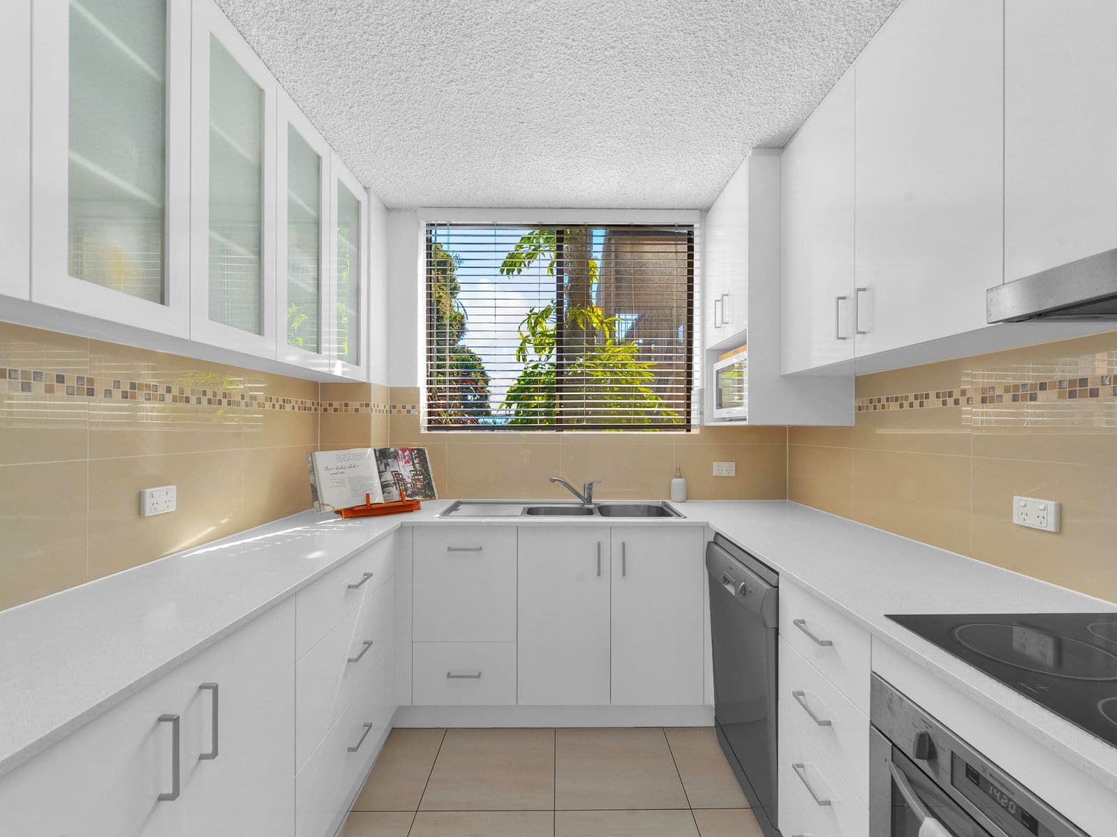 156 Bonney Avenue, Clayfield QLD 4011, Clayfield - Thumbnail 4