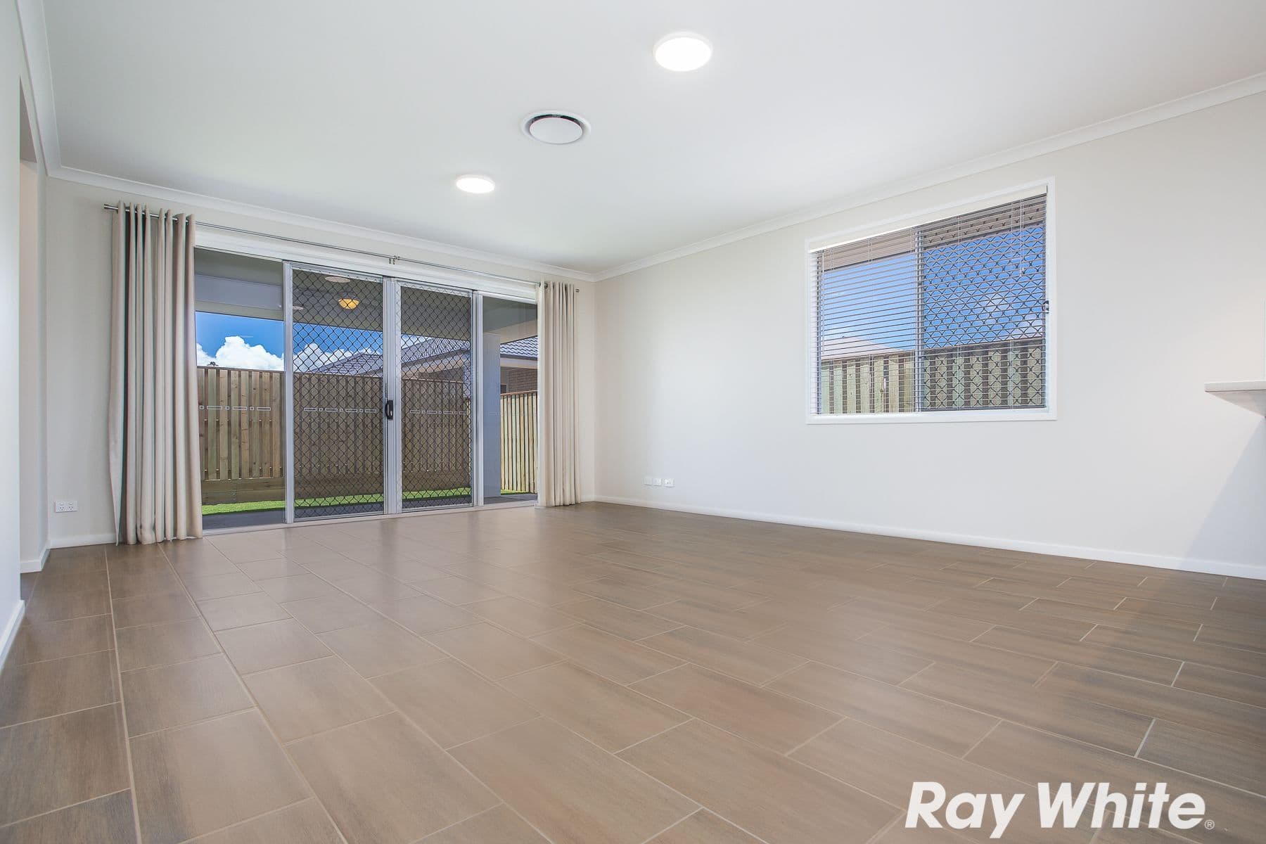 120 Spinnaker Boulevard, Newport QLD 4020, Newport - Thumbnail 6