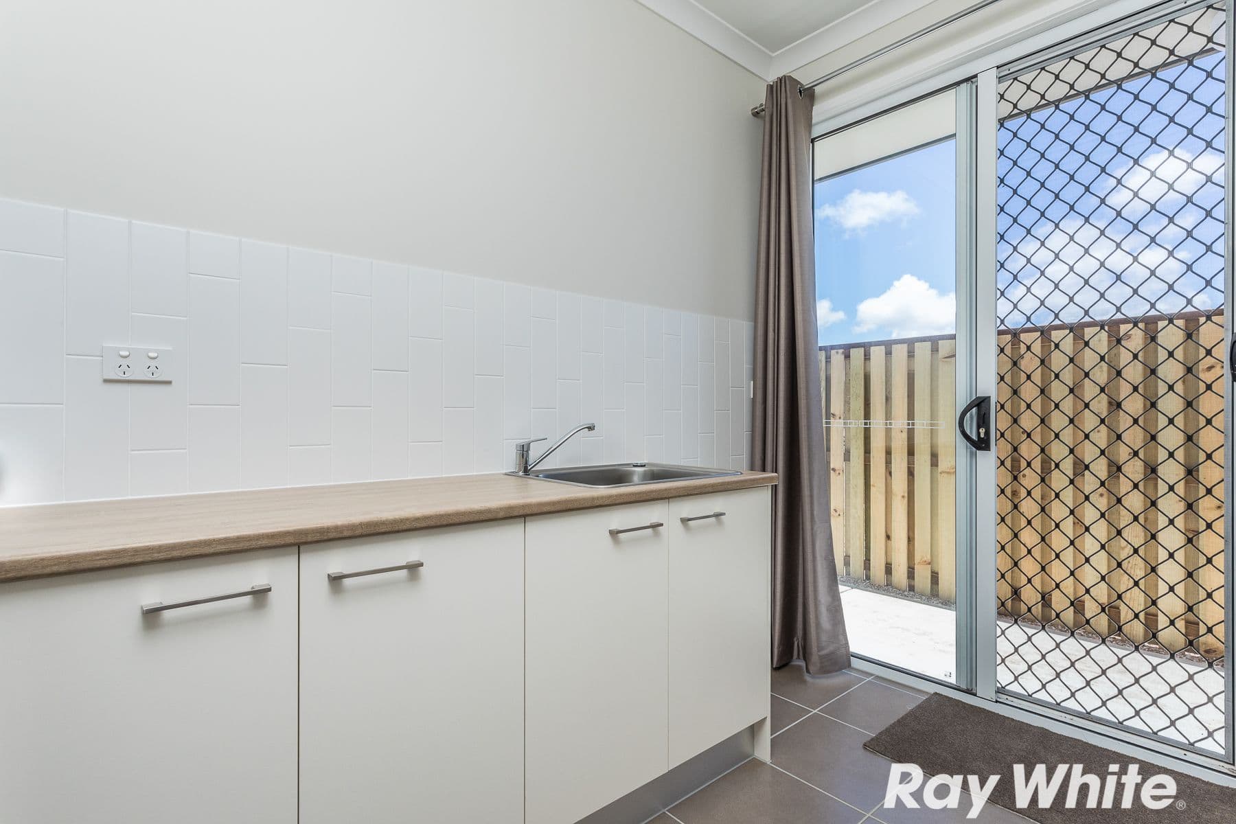 120 Spinnaker Boulevard, Newport QLD 4020, Newport - Thumbnail 8