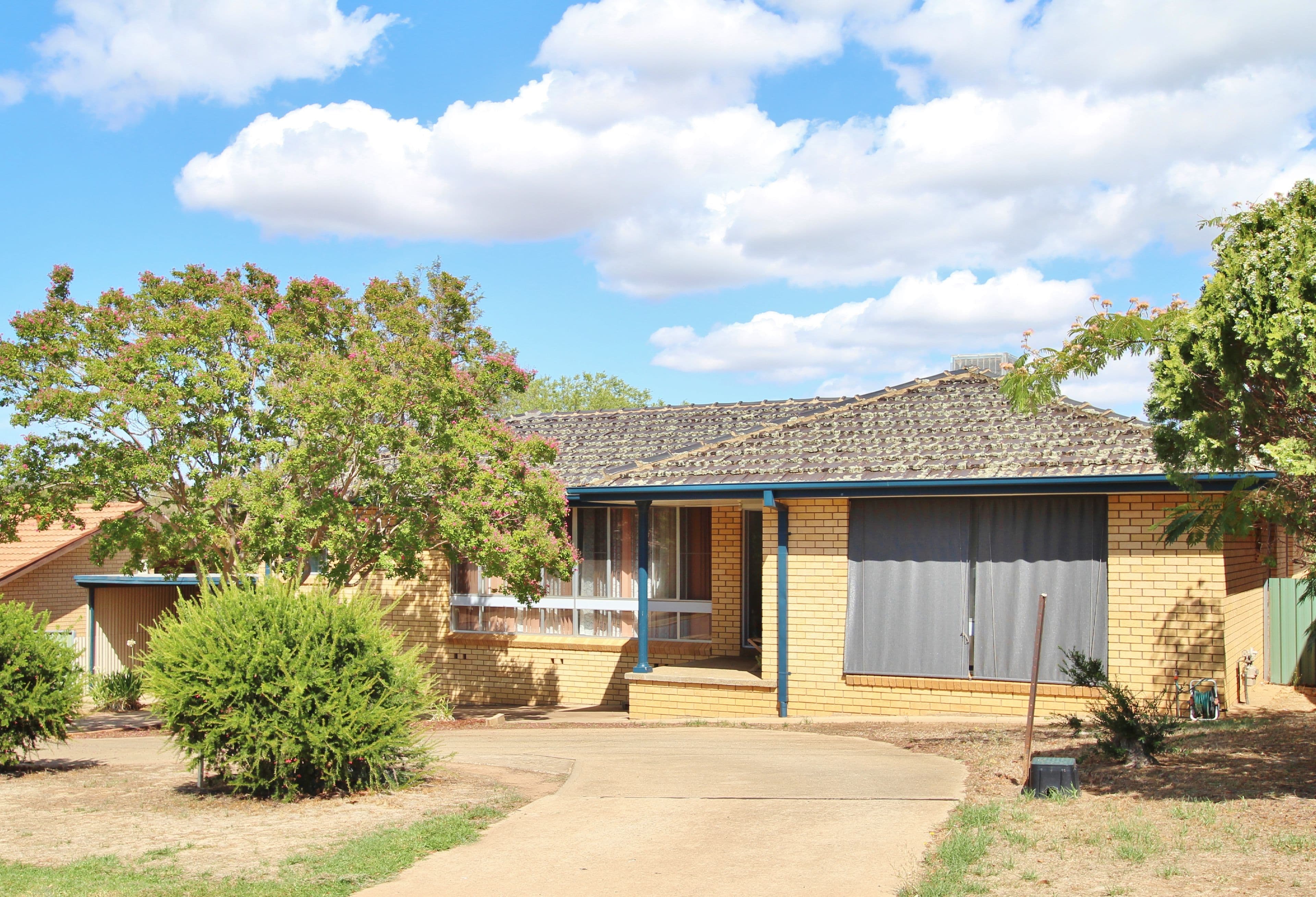 70 Blackett Avenue, Young NSW 2594, Young - Image 1
