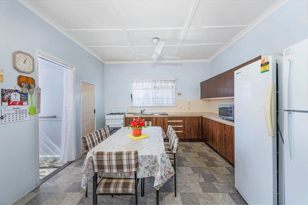 27 Beatrice Street, Walkervale QLD 4670, Walkervale - Thumbnail 3