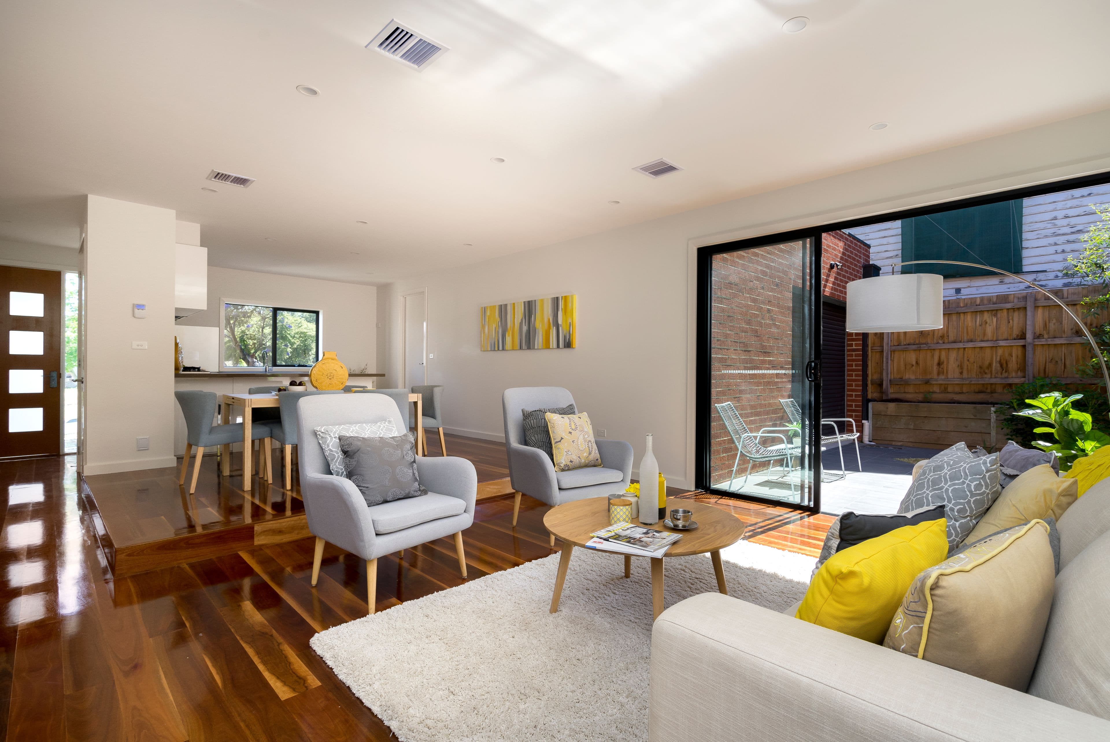 10 Strabane Avenue, Mont Albert North VIC 3129, Mont Albert North - Thumbnail 2