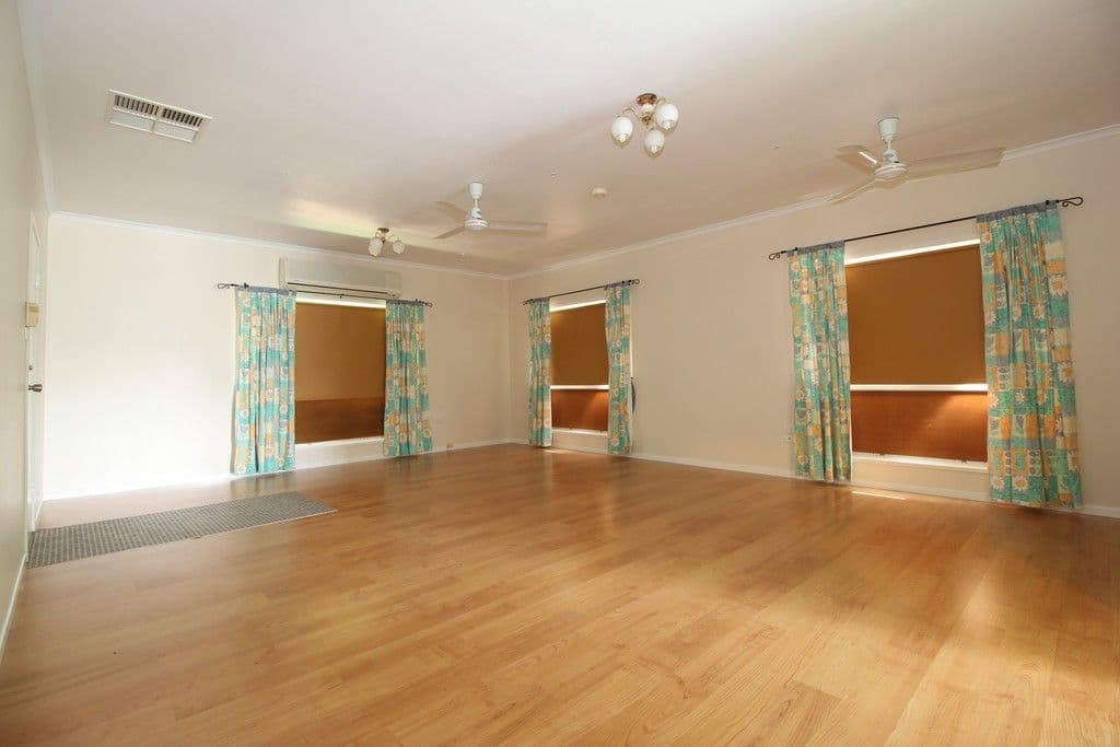 18 Sunflower Place, Emerald QLD 4720, Emerald - Thumbnail 4