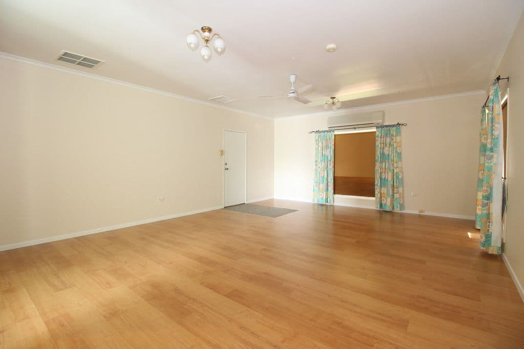 18 Sunflower Place, Emerald QLD 4720, Emerald - Thumbnail 5