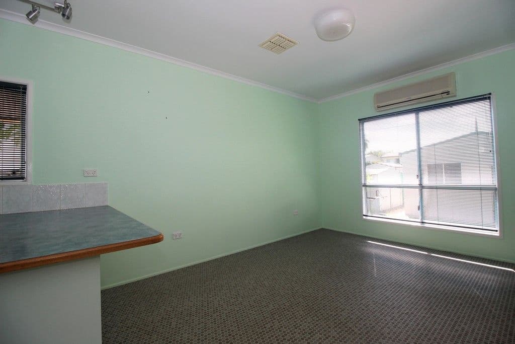 18 Sunflower Place, Emerald QLD 4720, Emerald - Thumbnail 8