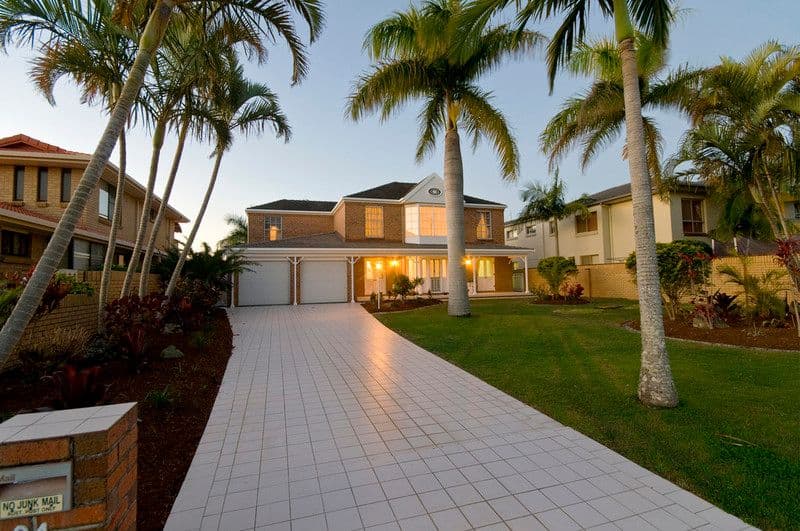 64 Waitomo Street, BROADBEACH WATERS QLD 4218, Broadbeach Waters - Thumbnail 3