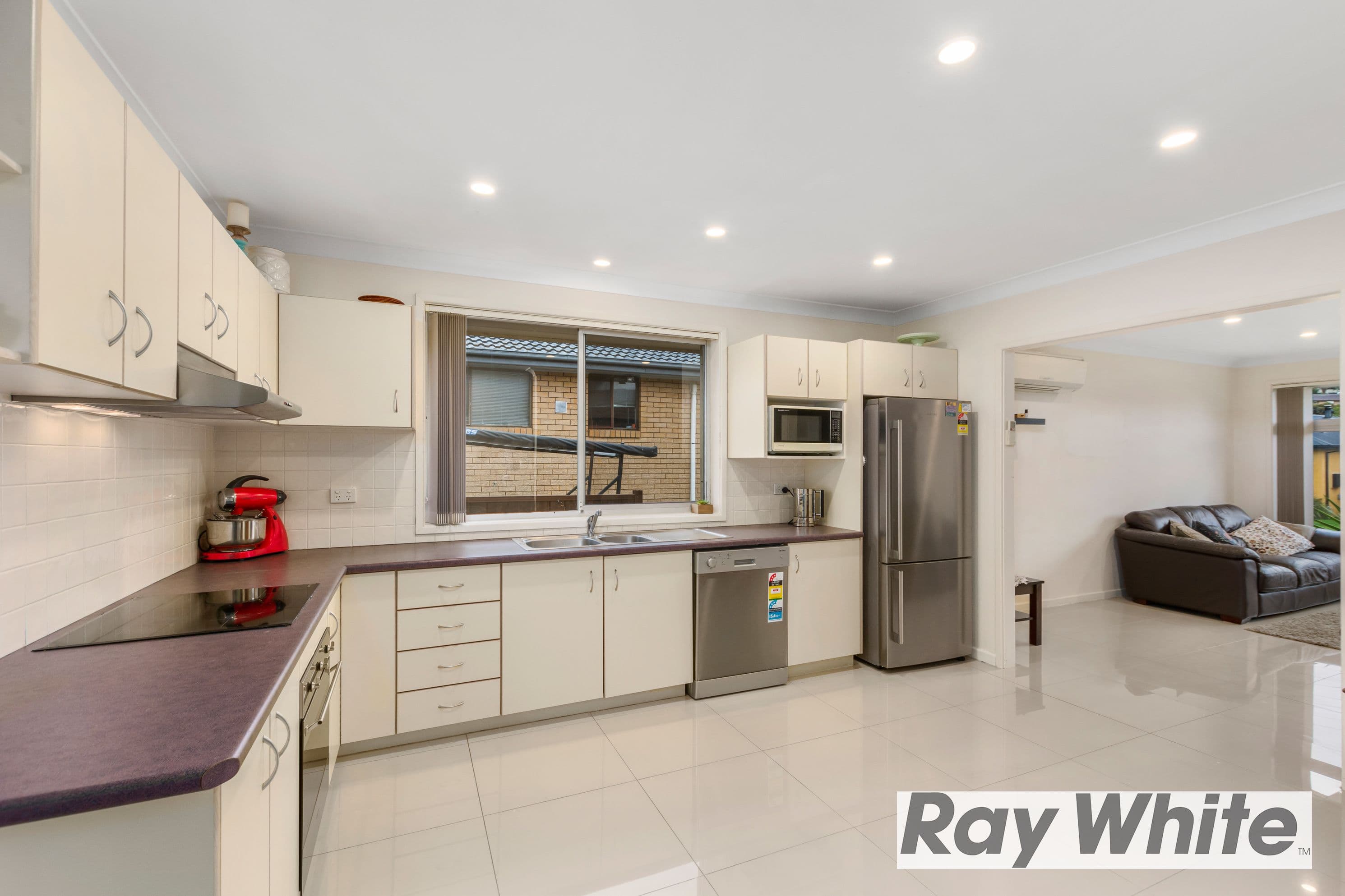 16 Dimond Avenue, Kanahooka - Image 1