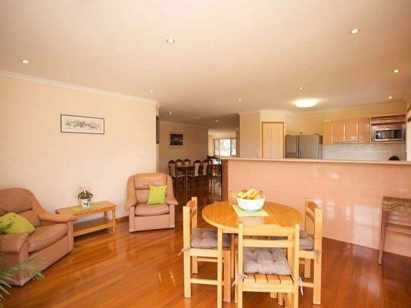 17 Golden Oak Crescent, CARINDALE QLD 4152, Carindale - Thumbnail 4