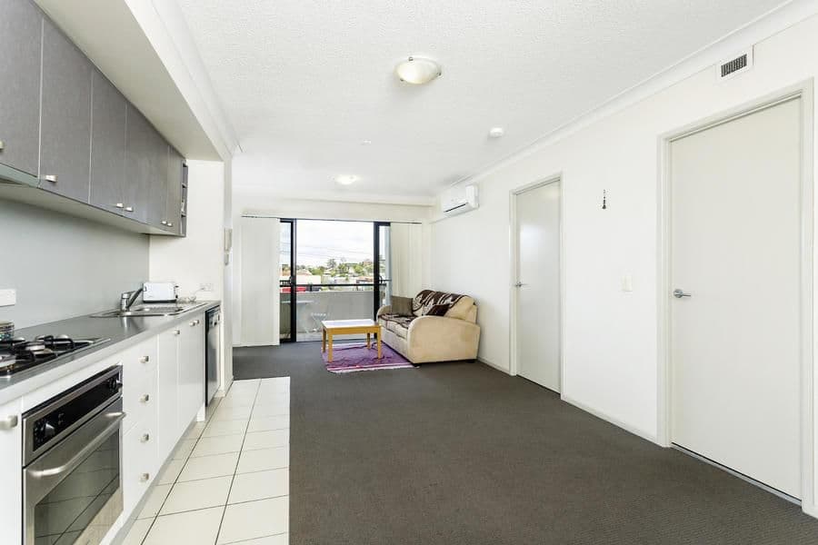 11 Kitchener Street, Coorparoo QLD 4151, Coorparoo - Thumbnail 2