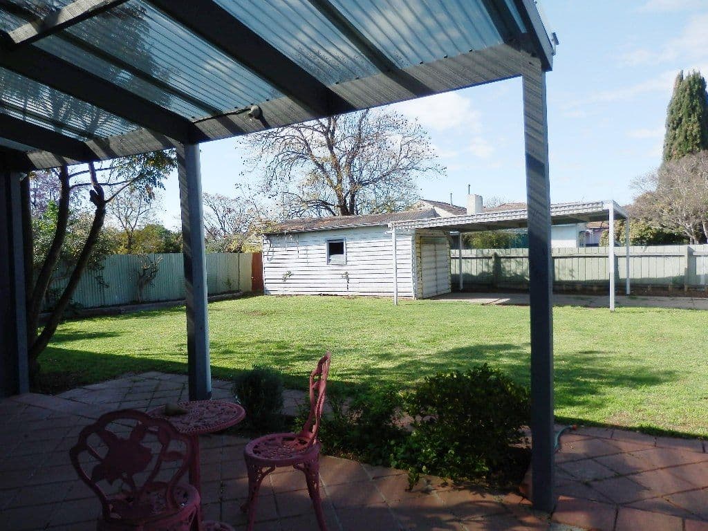 63 McKinlay Street, ECHUCA VIC 3564, Echuca - Thumbnail 2