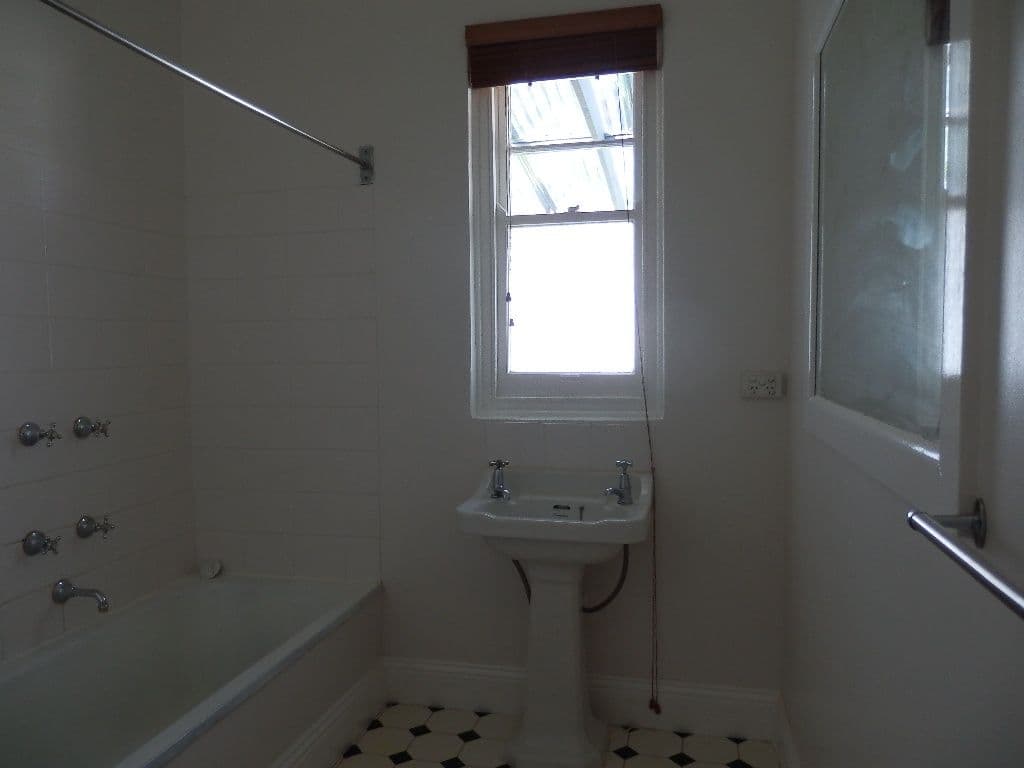 63 McKinlay Street, ECHUCA VIC 3564, Echuca - Thumbnail 3
