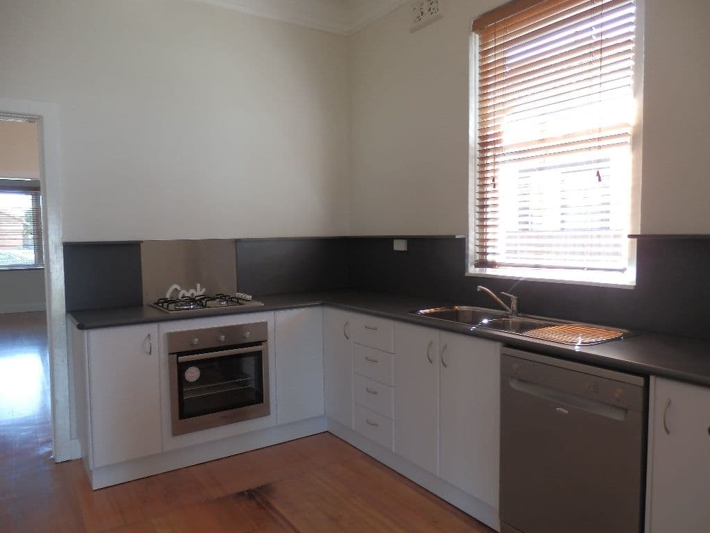 63 McKinlay Street, ECHUCA VIC 3564, Echuca - Thumbnail 4